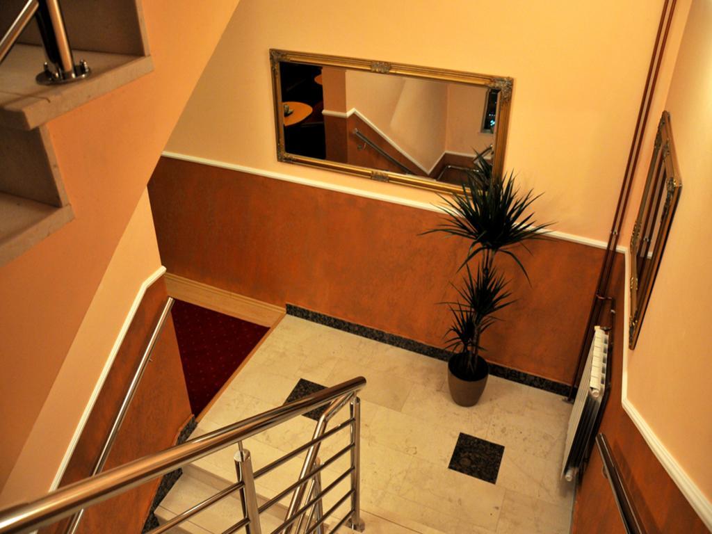 Hotel Arizona Sarajevo Lukavica Extérieur photo