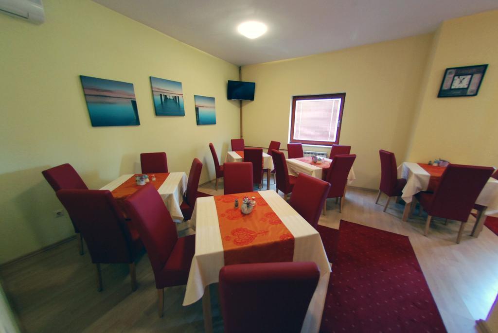Hotel Arizona Sarajevo Lukavica Extérieur photo