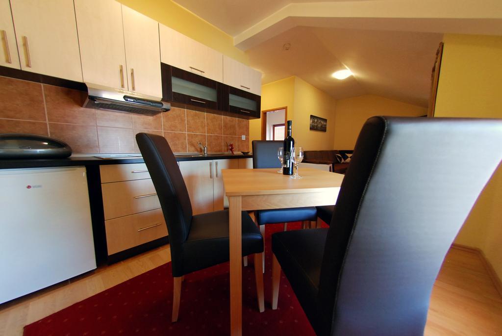 Hotel Arizona Sarajevo Lukavica Extérieur photo