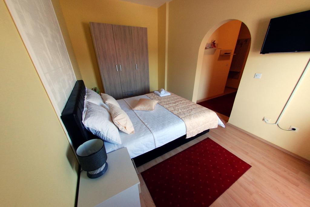 Hotel Arizona Sarajevo Lukavica Extérieur photo