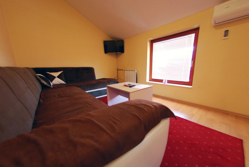 Hotel Arizona Sarajevo Lukavica Extérieur photo