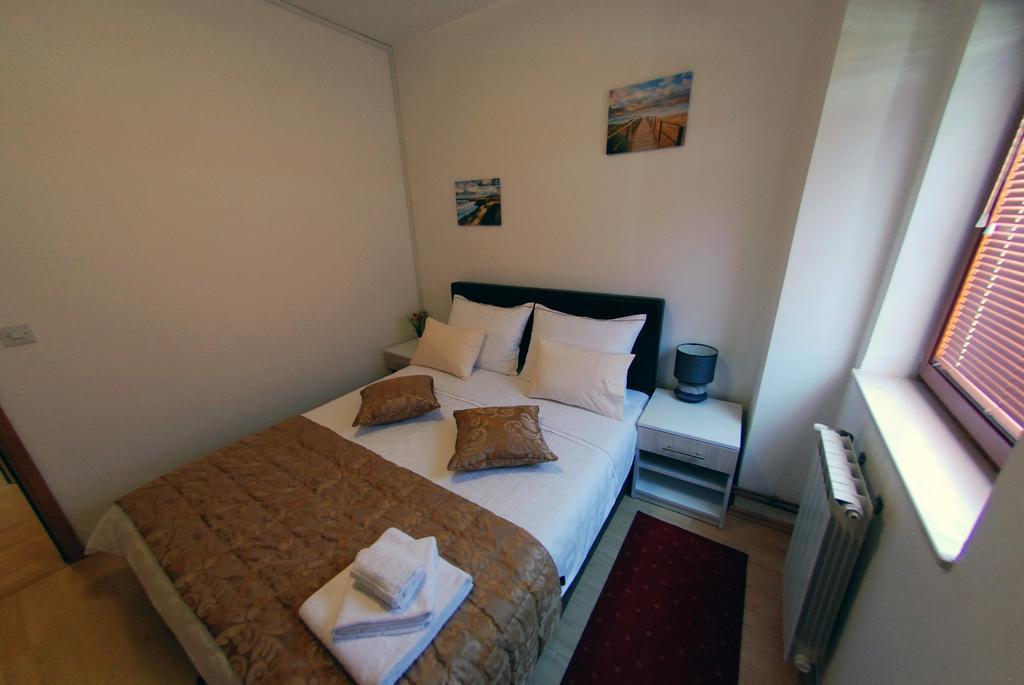 Hotel Arizona Sarajevo Lukavica Extérieur photo