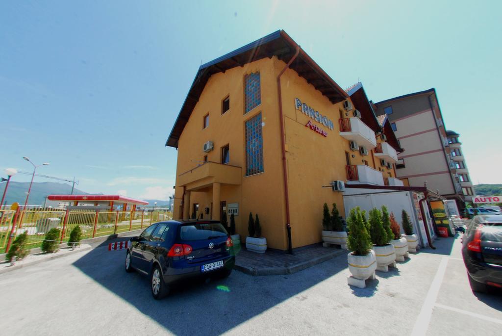 Hotel Arizona Sarajevo Lukavica Extérieur photo
