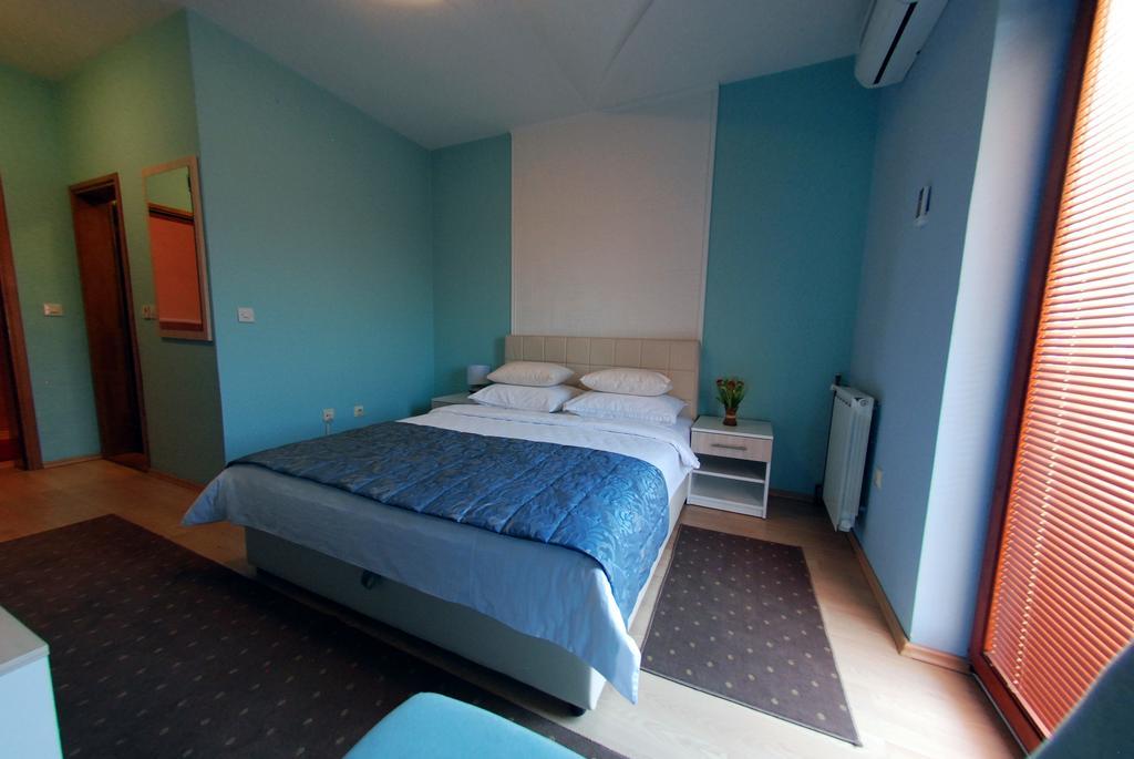 Hotel Arizona Sarajevo Lukavica Extérieur photo