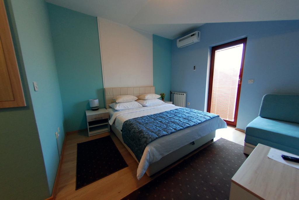 Hotel Arizona Sarajevo Lukavica Extérieur photo